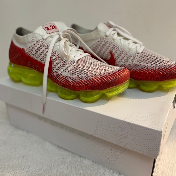 Nike Air Vapormax - Picture 1 of 3